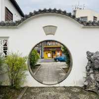 Crimson Vibes: Immersing in the Red-Hued Culture of Nagasaki’s Chinatown!