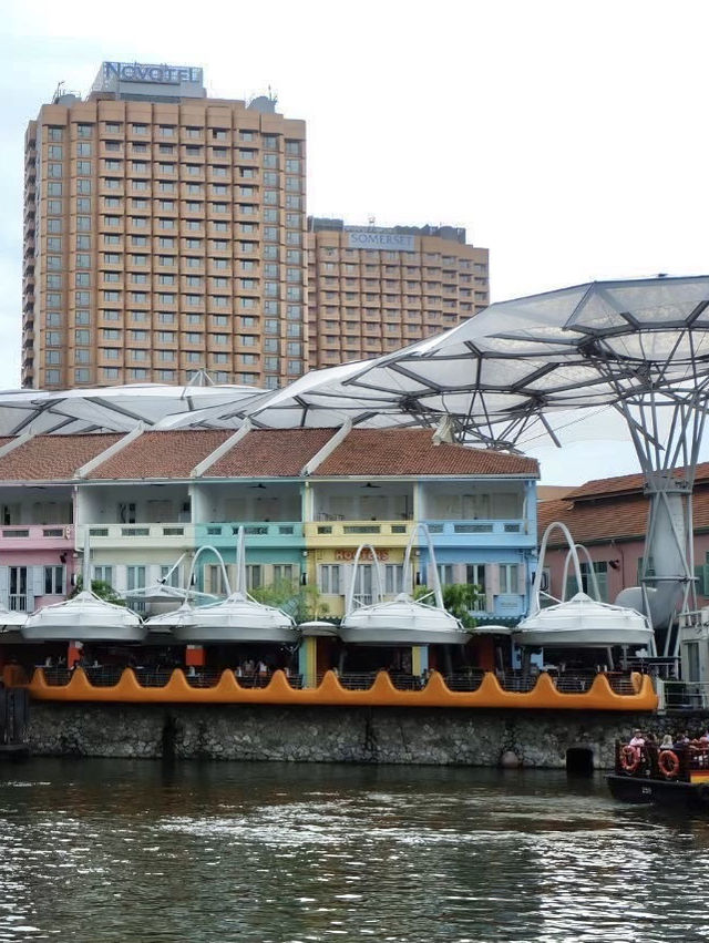 จุดเช็คอินหน้าต่างสีรุ้งสิงคโปร์ ย่าน Clark Quay