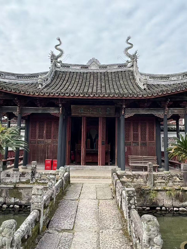 🌿 時光漫遊：嵊州市華堂村之旅 🏞️