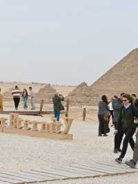 9 Pyramids Lounge 