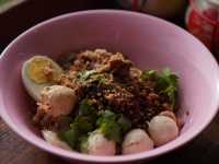 🍜 กินก๋วยเตี๋ยวหลักสิบวิวหลักล้านที่ บ้านจ่าโบ่