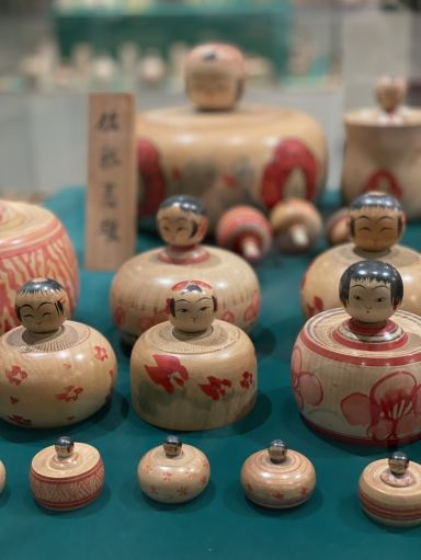 宮城×冬の旅】こけしの発祥地 様々なこけしの展示 絵付け体験も