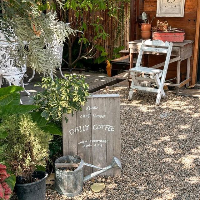 Ellen Cafe House 
