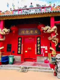 “Guan Di Temple - A Timeless Sanctuary of Strength and Devotion!”