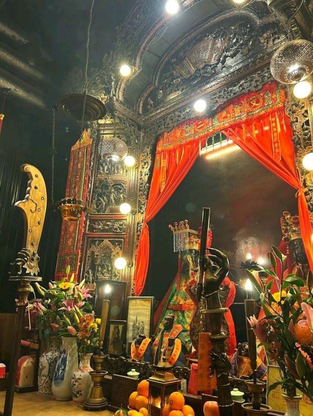 Man Mo Temple