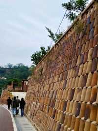 Jar-Walled Walls: Unique Ceramic Artistry