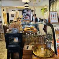 Aesthetic Corners & Comforting Bites: Why Fishee Coffee Feels Like Home