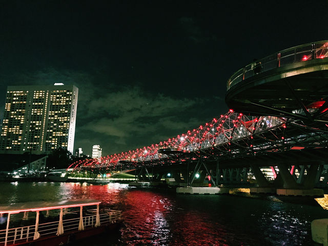 Singapore’s Iconic Nightscape: Marina Bay in Motion