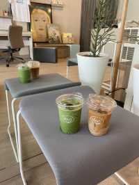 Voiij Coffee and Stuff: คาเฟ่สไตล์มินิมอล 🤍