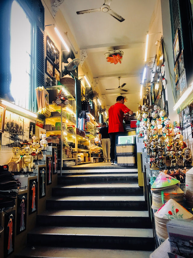寄出濃濃越南風情！ 🇻🇳💌 📮 歷史與現代的完美結合！🏛️