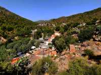 La Vall d'Uxó 位於海岸和埃斯帕丹山脈之間，擁有有趣的紀念性遺產