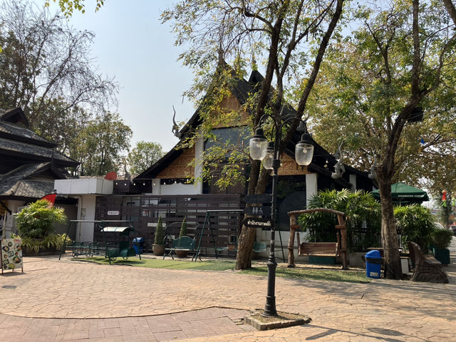 泰國🇹🇭清邁 全球唯一蘭納王朝建築風格星巴克