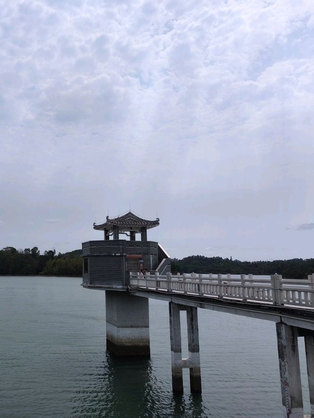 惠州除了西湖外,還是一個紅花湖也很美