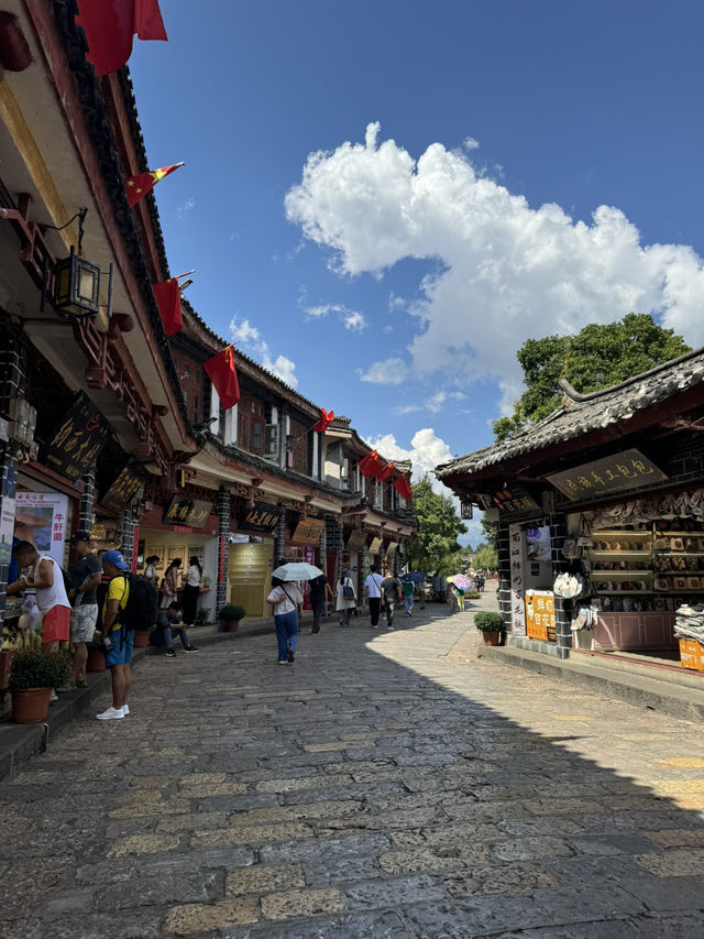 A Perfect Day in Lijiang Old Town: A One-Day Itinerary of Culture, Scenery & Charm