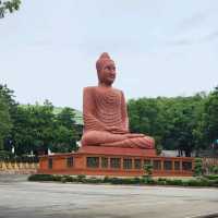 วัดถ้ำพุหว้า : วัดถ้ำสวยกลางป่าเขา