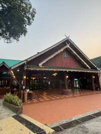 รีสอรท์ในสังขละบุรี ต้อนรับน้องแมว 