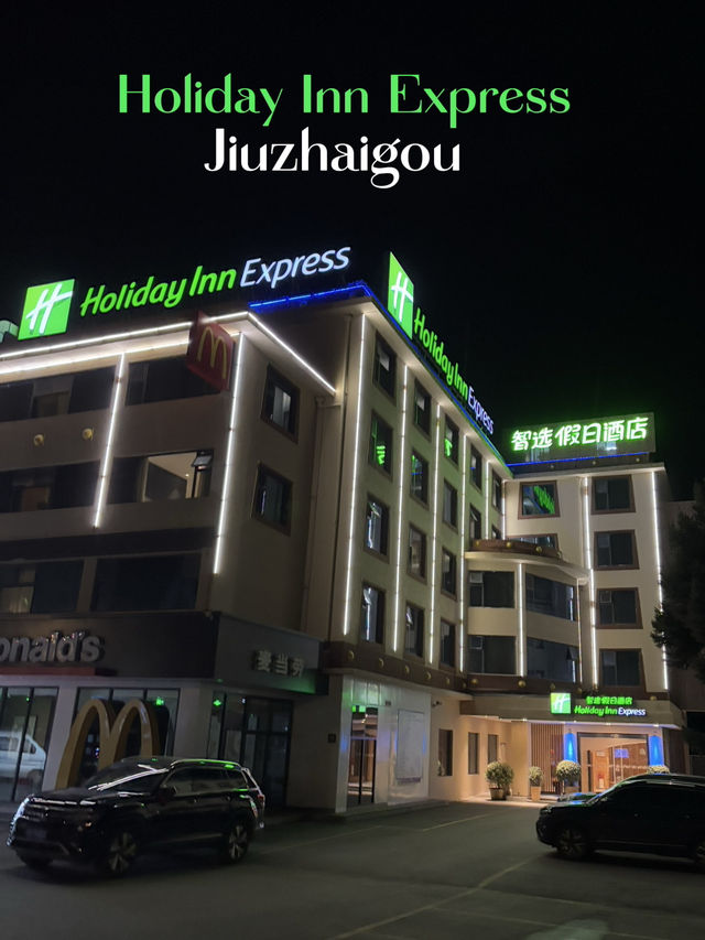 Holiday inn จิ่วจ้ายโกว ทำเลดี สะอาด ราคาไม่แพง