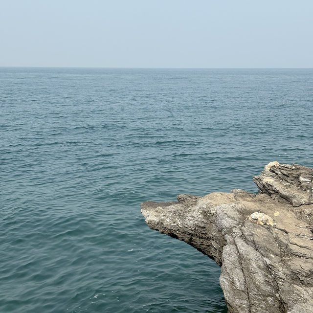 แหลมจักรพงษ์ 🪨🌊@เกาะสีชัง, ชลบุรี