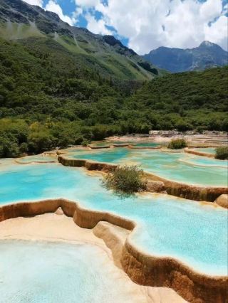 Huanglong Five-Color Ponds: A Dazzling Palette of Nature