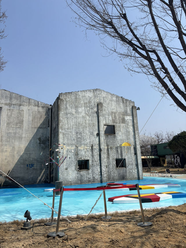 독특한 야외의 이색적인 컨셉의 문화공간💙