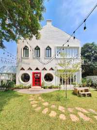 คาเฟลับฟิวเขาใหญ่ ARTISAN HOUSE