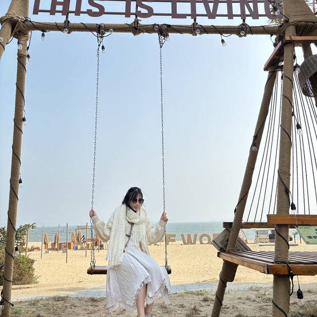 ## 🌊 廈門必打卡！「一國兩制沙灘」：站在這裡，眺望金門！🏖️