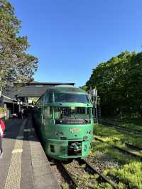  由布院之森座位攻略🚞🌳 列車長視覺看日落🌄 神級景觀位！