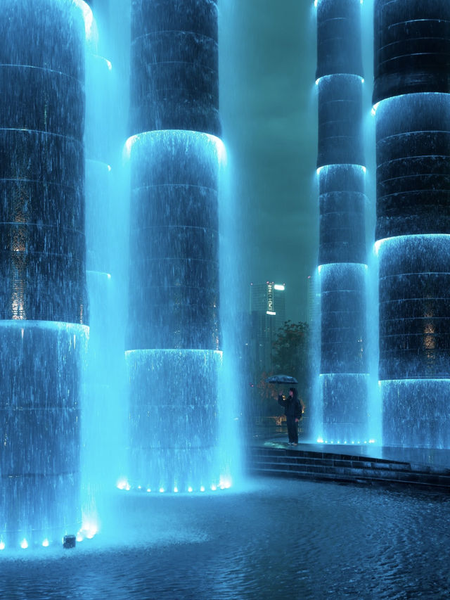 Chengdu Night Views at Their Peak? Is It Really the Straightest Place in Chengdu?