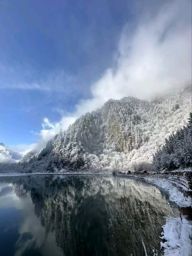 Into the Snowy Dreamscape: Winter Escapes in Bipenggou