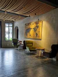 "Urban Chic Escape: Atelier Hotel JB’s Stylish King Retreat"