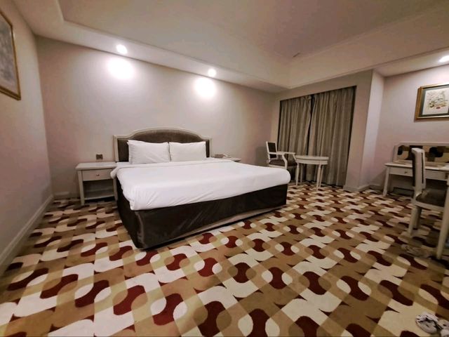 "Harbor Views & City Vibes: A Classic Stay at Berjaya Waterfront"
