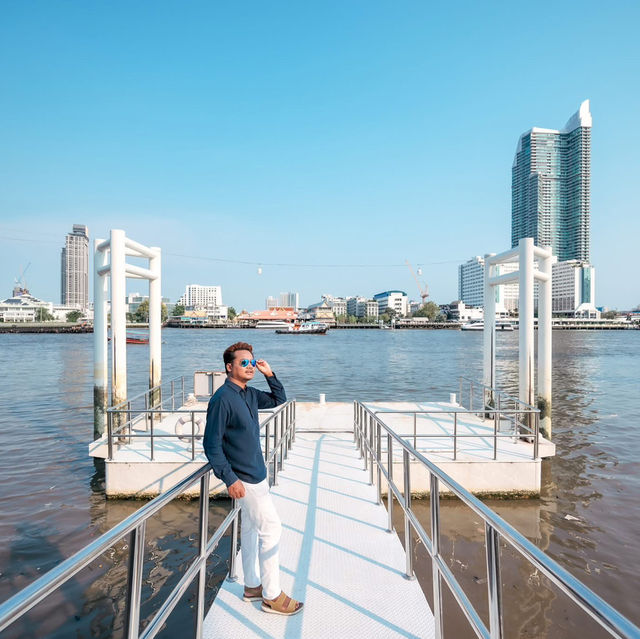 Away Bangkok Riverside Kene
