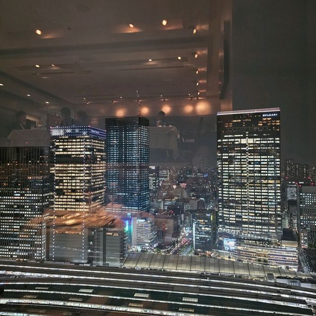 [東京]夜景が綺麗な席で記念日ディナー[オザミトーキョー 丸の内]