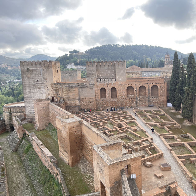 Granada ศิลปะแห่งอันดาลูเซีย สเปนตอนใต้