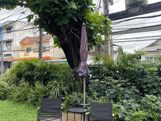คาเฟ่ใต้ถุน