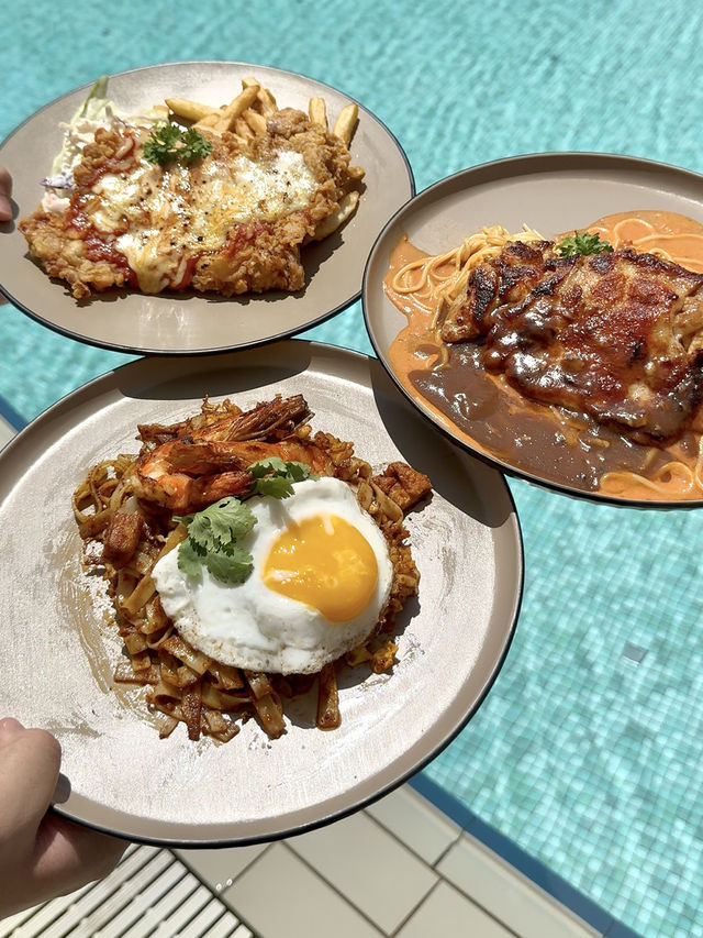 A Hidden Poolside Diner in Singapore You Didn’t Know Was Open to the Public