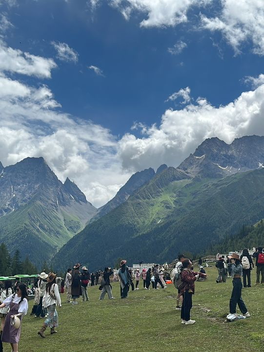 去年六月四姑娘山一日遊
