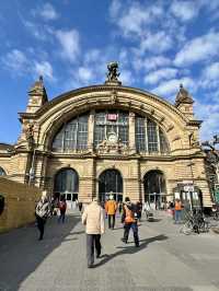 A Solo Day in Frankfurt – History, High-Rises & Schnitzel!