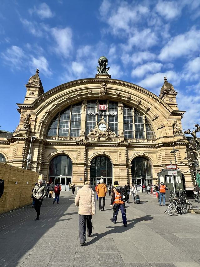 A Solo Day in Frankfurt – History, High-Rises & Schnitzel!