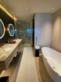 LUXURY HOTELL ALL THE WAY.