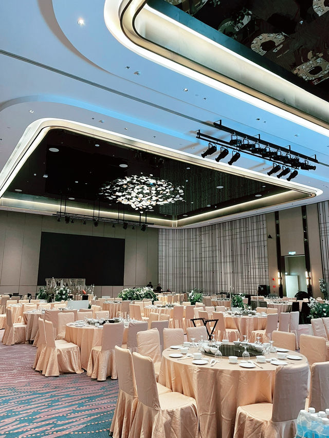 Sheraton Kuching Hotel: Grand Ballrooms & Opulent Stays for Every Occasion