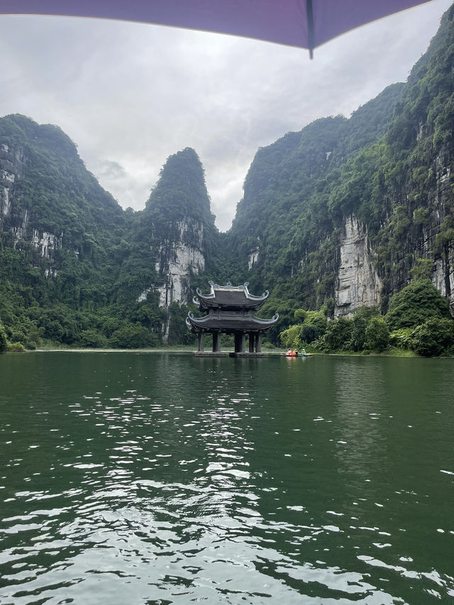 - Hoa Lư Ninh Bình