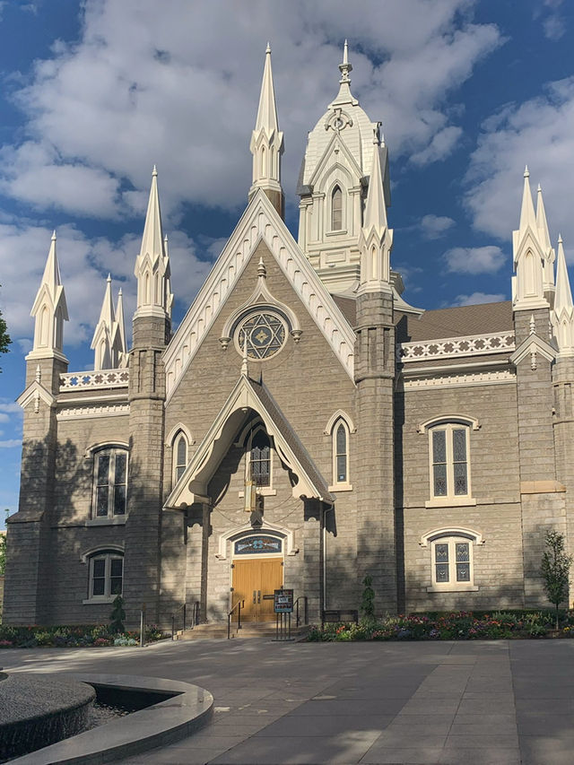 A Spring Morning at the Salt Lake Temple: Blooms and Serenity