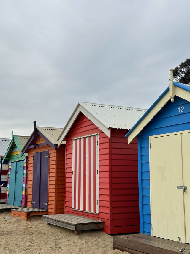 Exploring the Iconic Bathing Boxes of Melbourne 🇦🇺🏖️🌊☀️