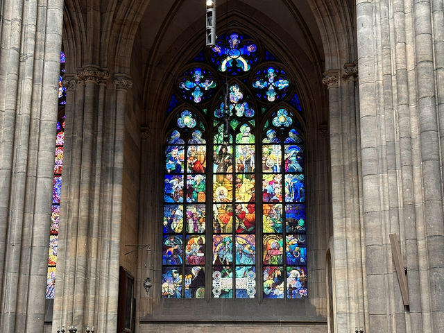 【Prague🇨🇿｜ビール天国チェコ！街全体が世界遺産の美しきプラハ】 お城とビールに酔いしれる、最高の街歩き