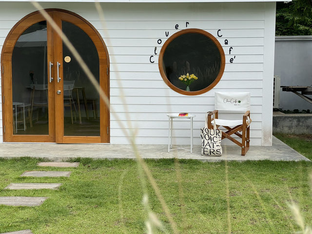 Clover Café @UthaiThani