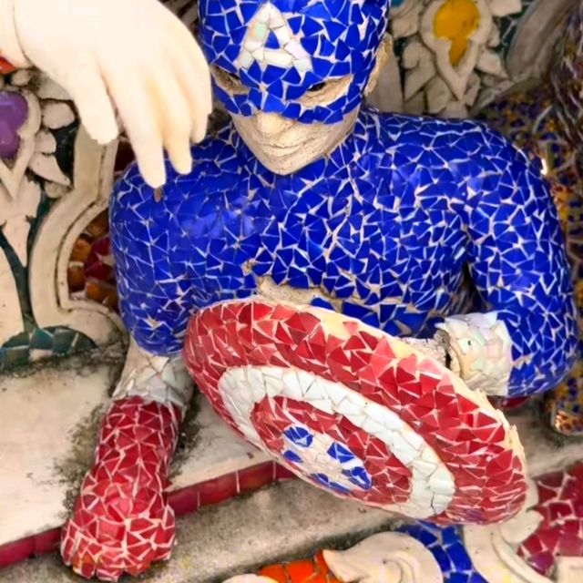 Bangkok’s Craziest Temple? You HAVE to See Wat Pariwat’s Wild Statues! 🏯✨