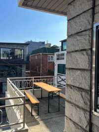 Oats Coffee: A Charming Café in a Seoul Townhouse
