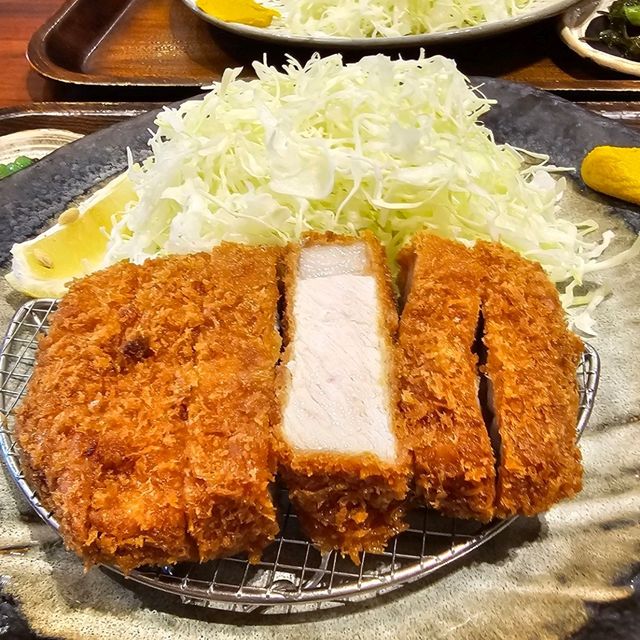 🍱 平價厚切豬排香炸上桌〔富金豚食堂〕