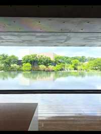 🎯【秋田・秋田県立美術館】藤田嗣治の大壁画に出会える、水辺のモダンアート空間 
